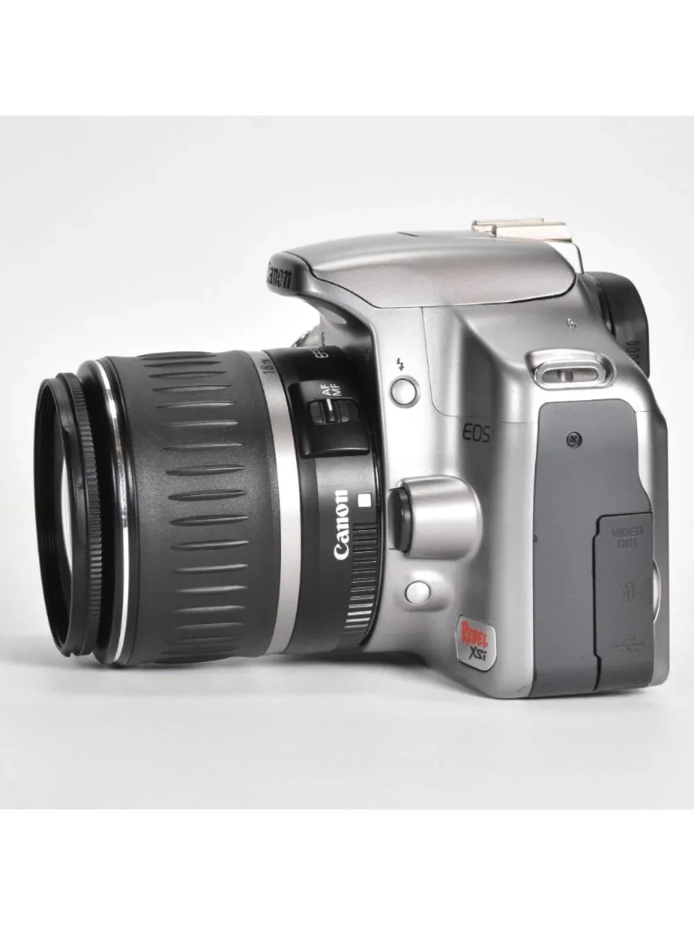Canon EOS Rebel XSi Digital Camera 12.2MP 18-55mm Lens 6831 Clicks  32GB SD Card